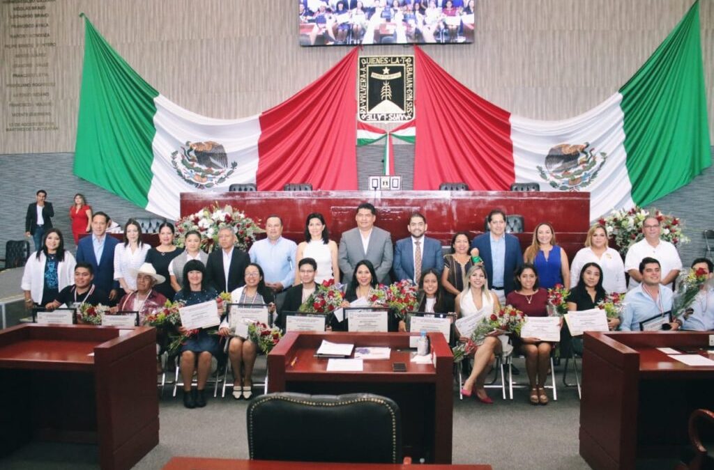 En Sesión Solemne, premia Congreso a los ocho participantes en el “Mérito al Emprendedor del estado de Morelos” 2023