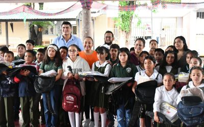 Entrega diputada Luz Dary Quevedo Maldonado útiles escolares gratuitos a estudiantes del IX Distrito