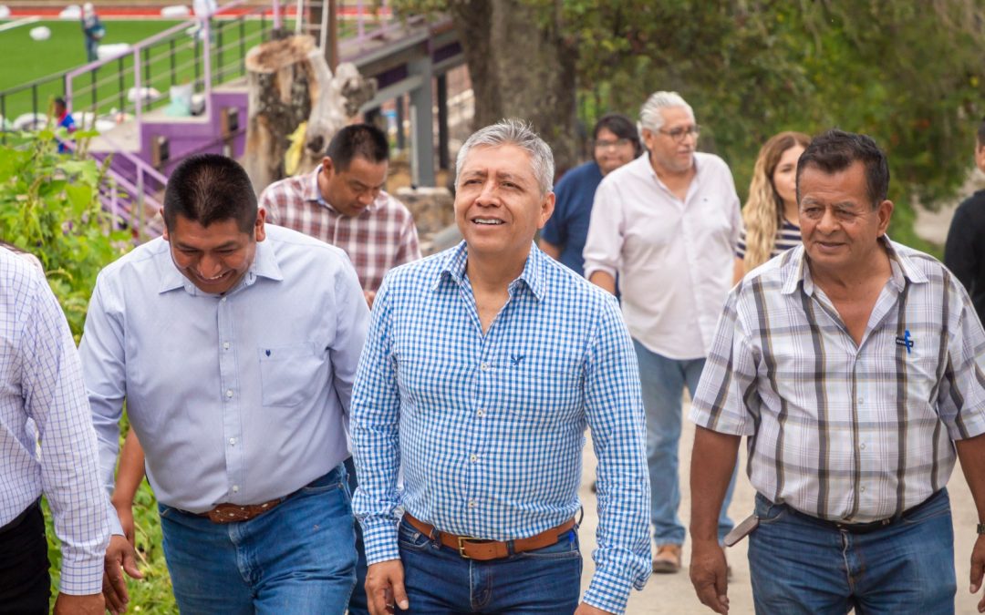 Se compromete diputado Alejandro Martínez con comunidad escolar de Nepopualco