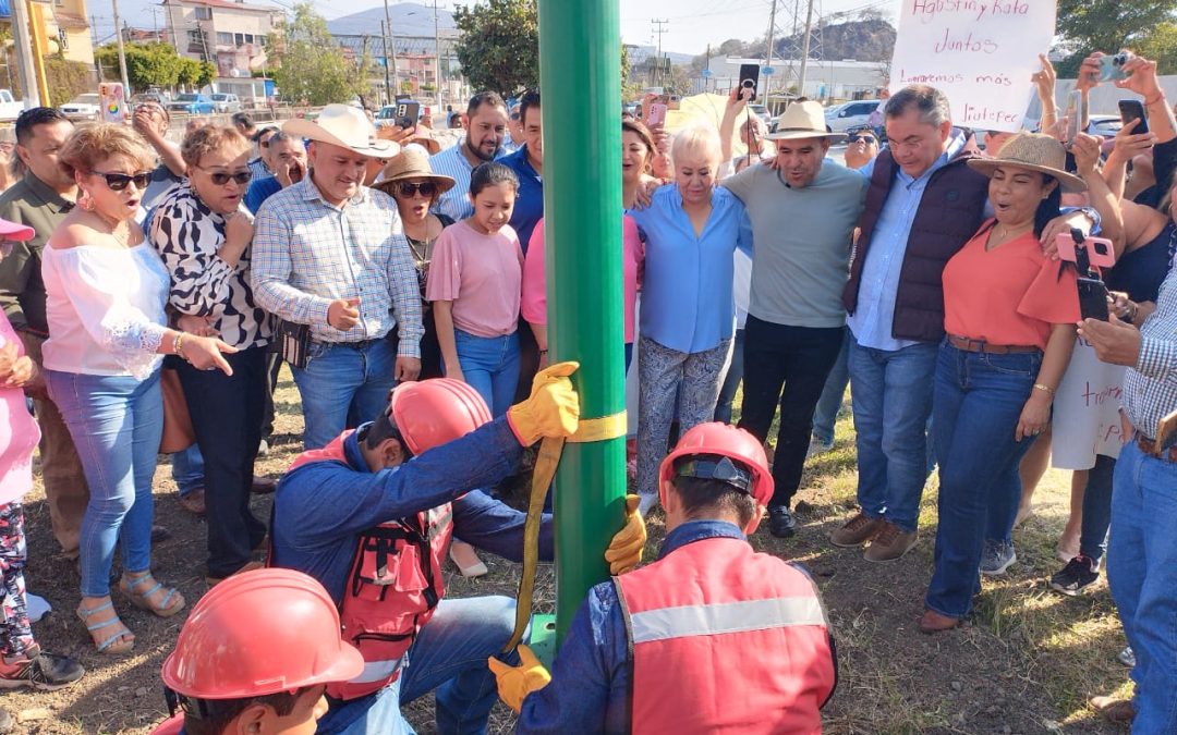 Agustín Alonso y Rafael Reyes iniciaron la obra de alumbrado del bulevar Cuauhnáhuac