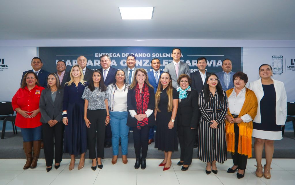 Entrega Congreso de Morelos el Bando Solemne a la Gobernadora Electa Margarita González Saravia Calderon