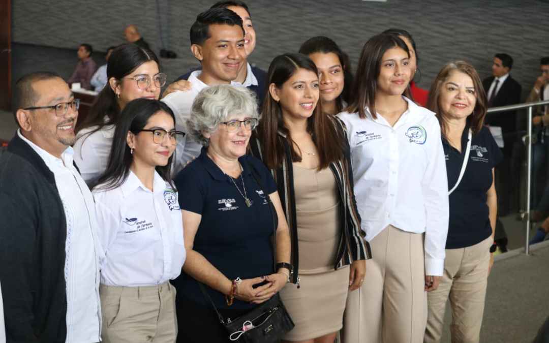 Busca diputada Eleonor Martínez profesionalización y reconocimiento del sector farmacéutico