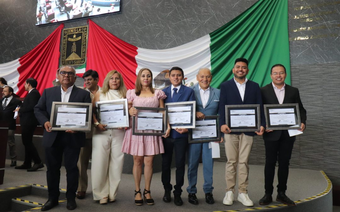 Otorgan diputados “Premio al Mérito Periodístico” 2026 a nueve profesionales de la información